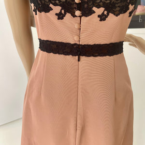 Abito con dettagli in pizzo nero Gucci