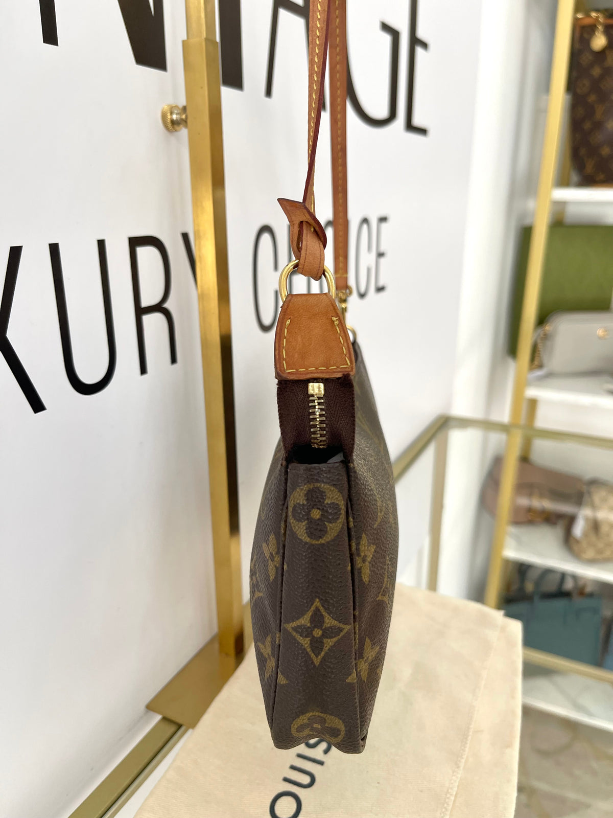 Pochette Accessoires Monogram Louis Vuitton
