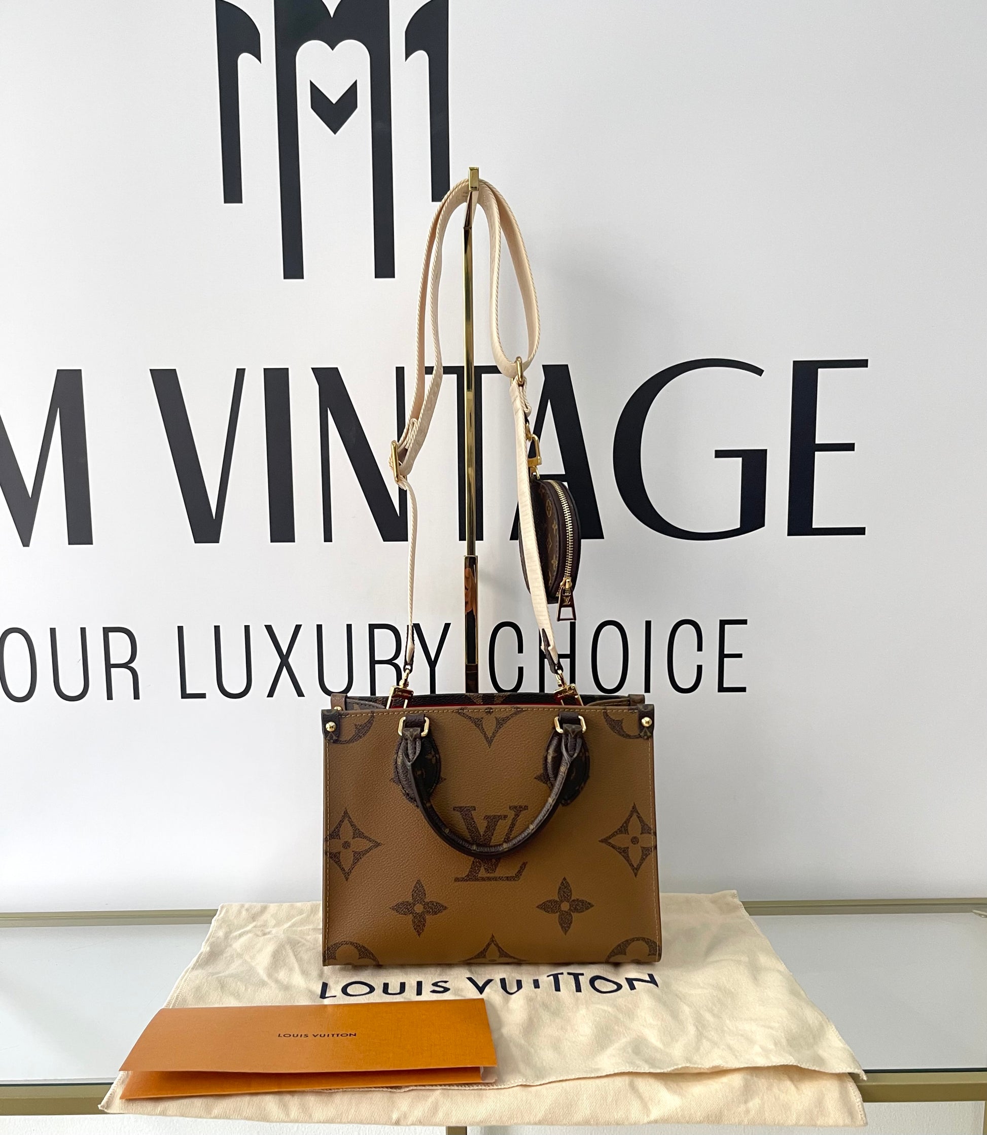 Borsa OnTheGo PM Monogram Reverse Giant Louis Vuitton