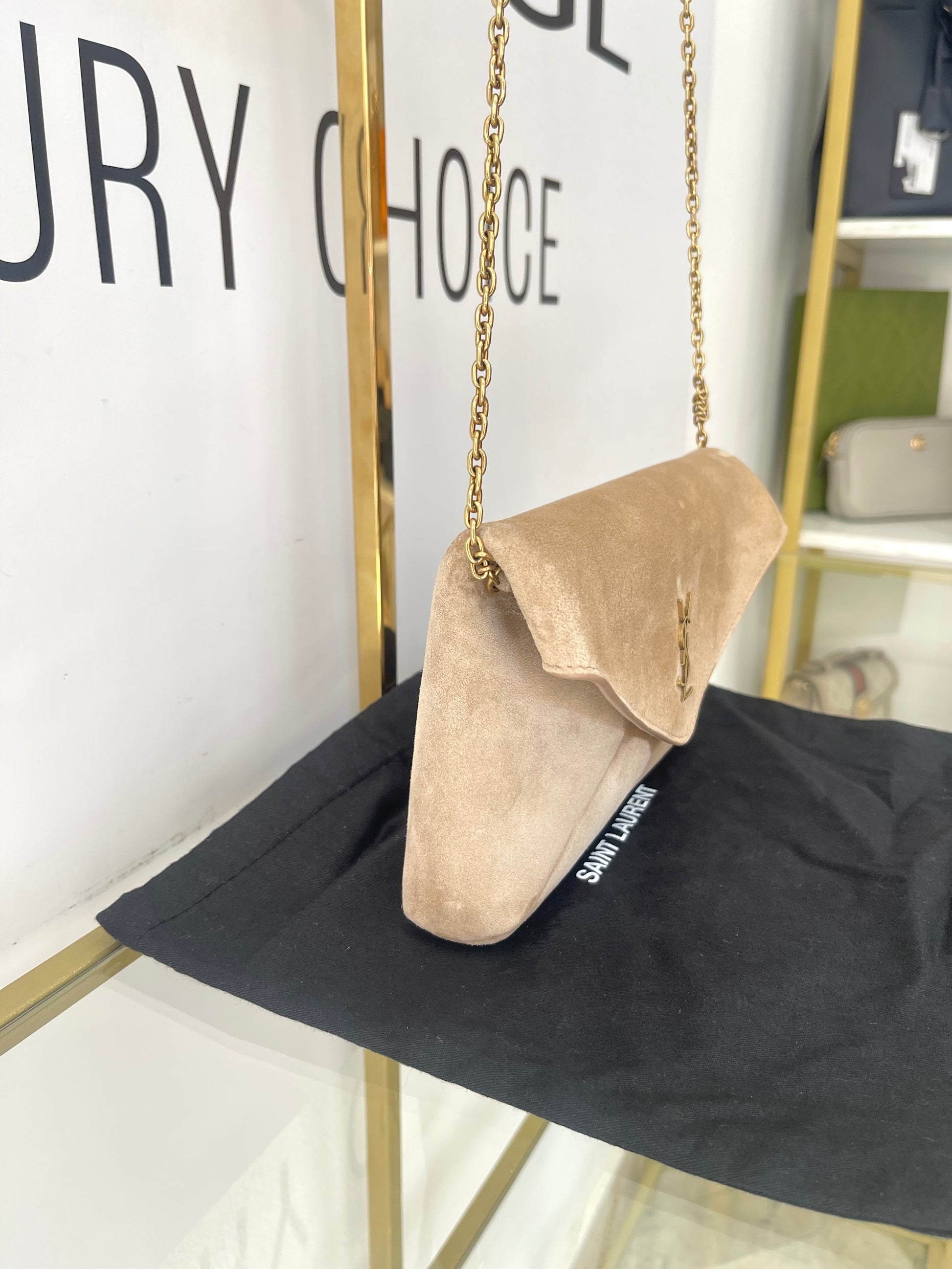 Pochette Cassandre in Suede Saint Laurent