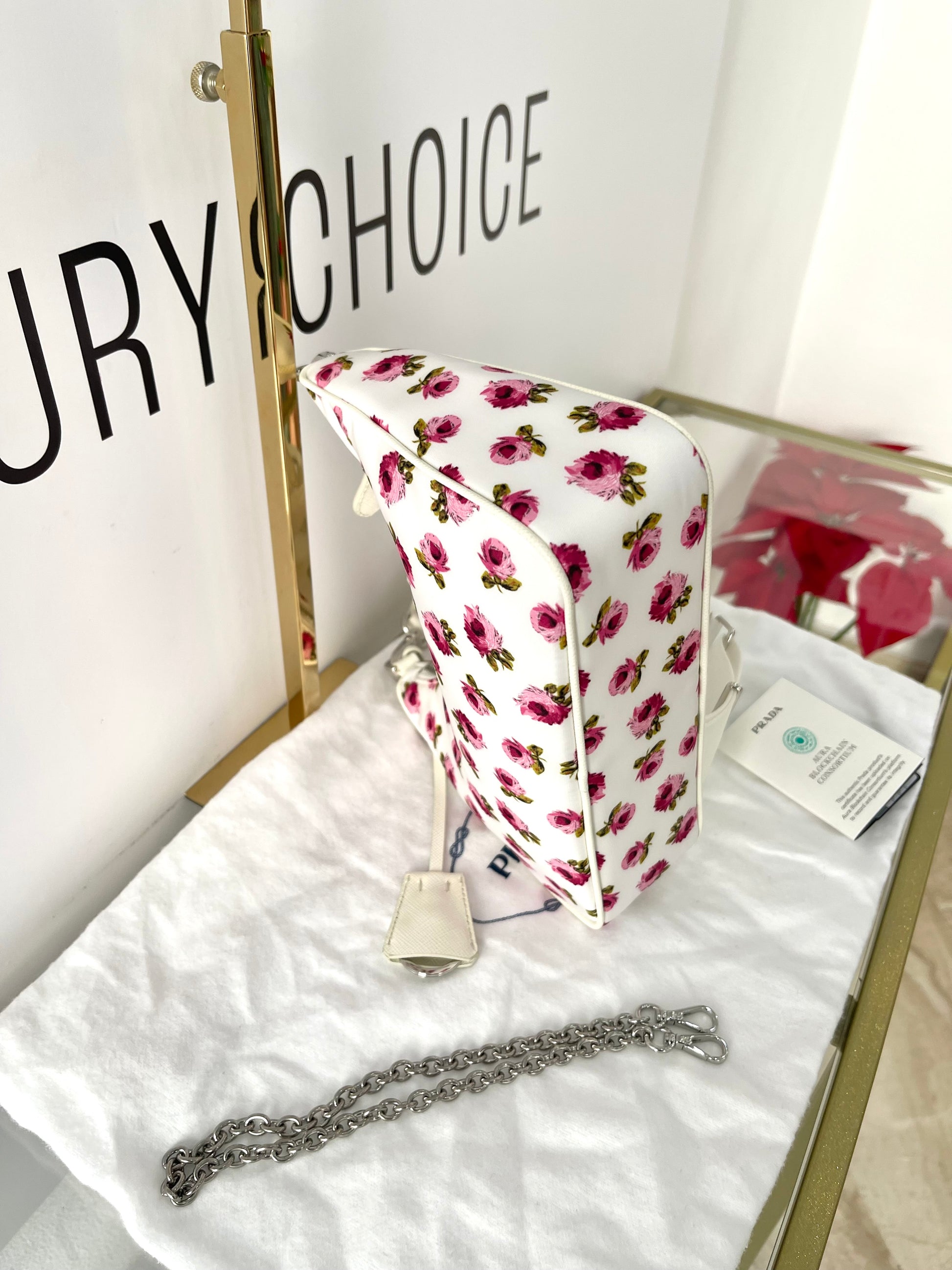 Borsa Re-Edition 2005 in Re-Nylon e Saffiano con motivo rose Prada