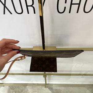 Pochette Monogram Louis Vuitton