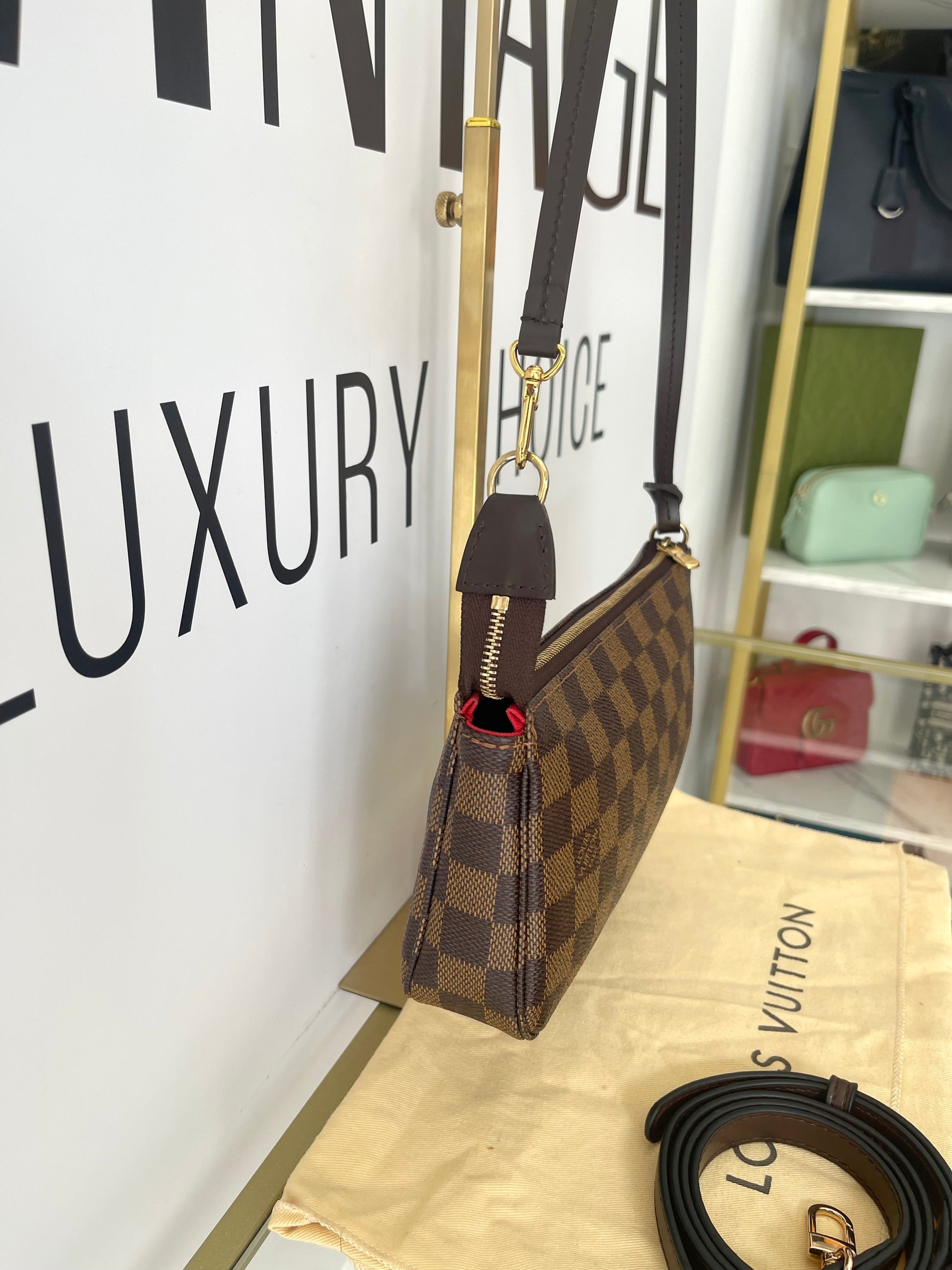 Pochette Accessoires Damier Ebéne Louis Vuitton