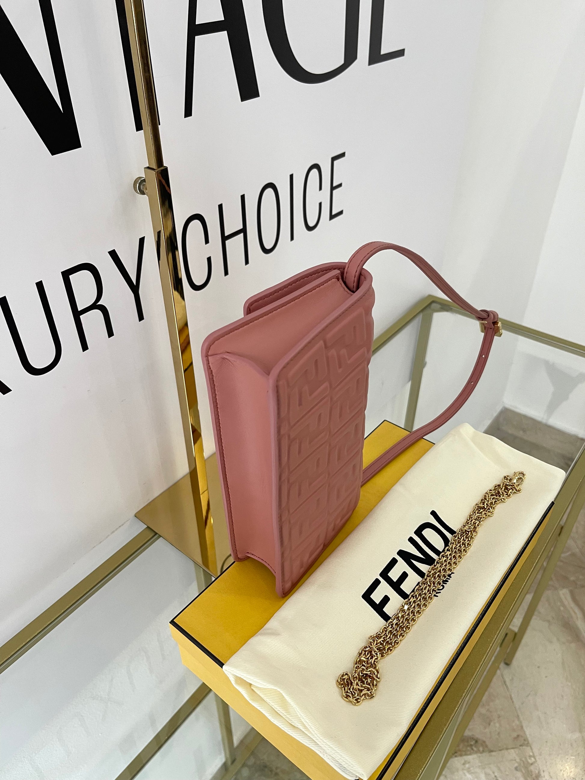 Wallet on Chain Baguette rosa Fendi