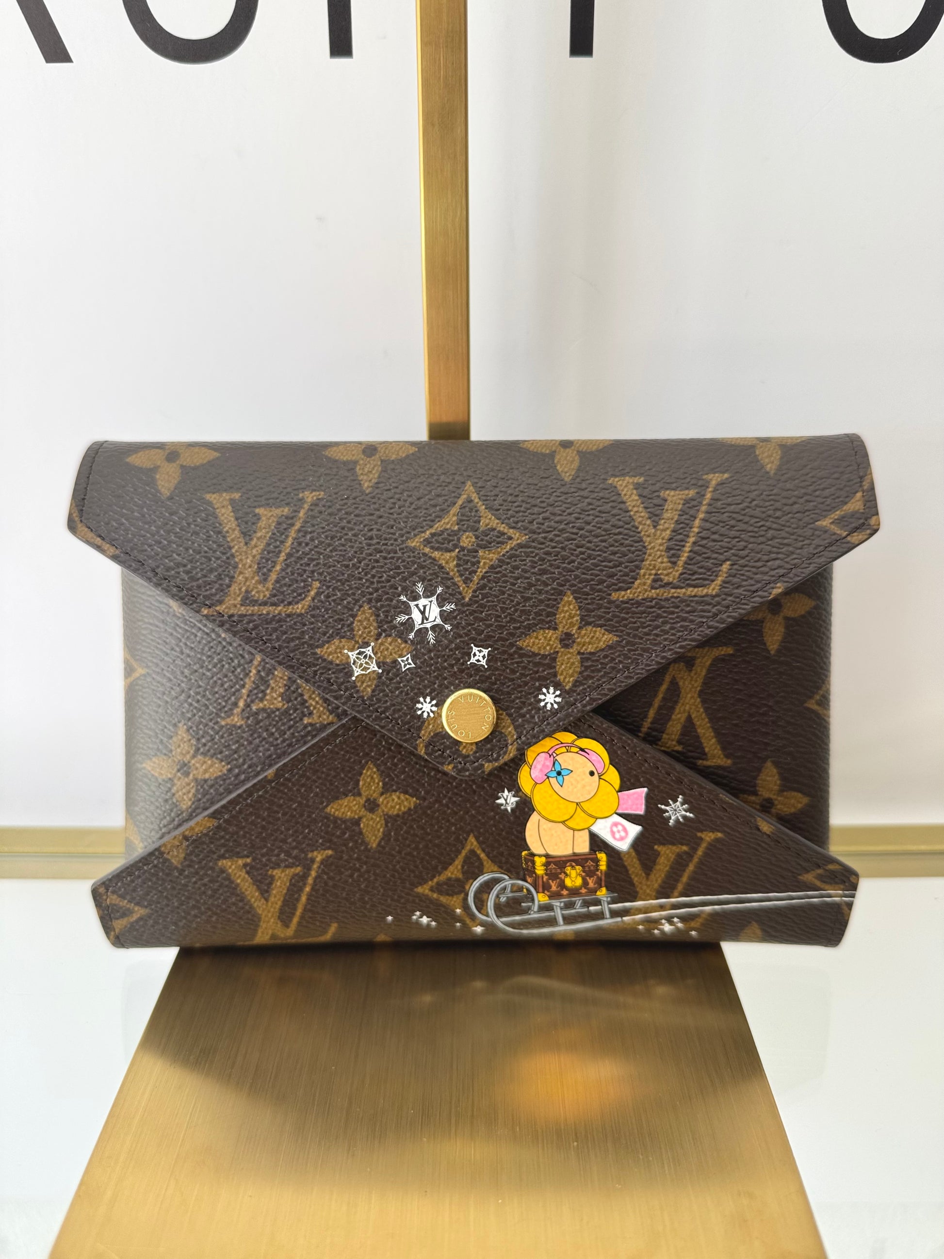 Kirigami Medium Monogram Vivienne Christmas Animation Louis Vuitton LIMITED EDITION