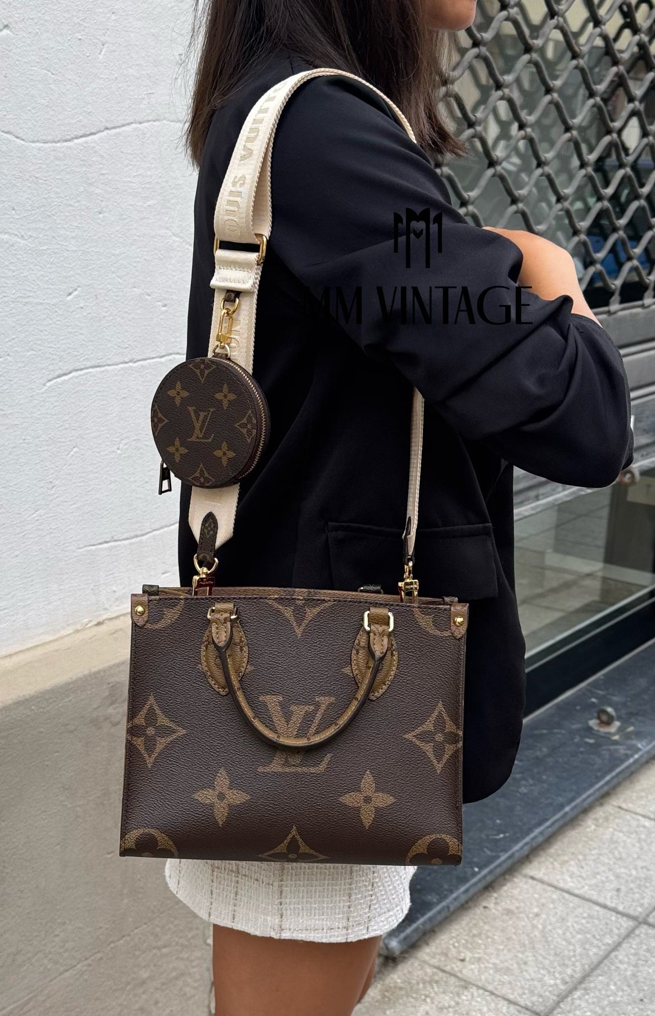 Borsa OnTheGo PM Monogram Reverse Giant Louis Vuitton