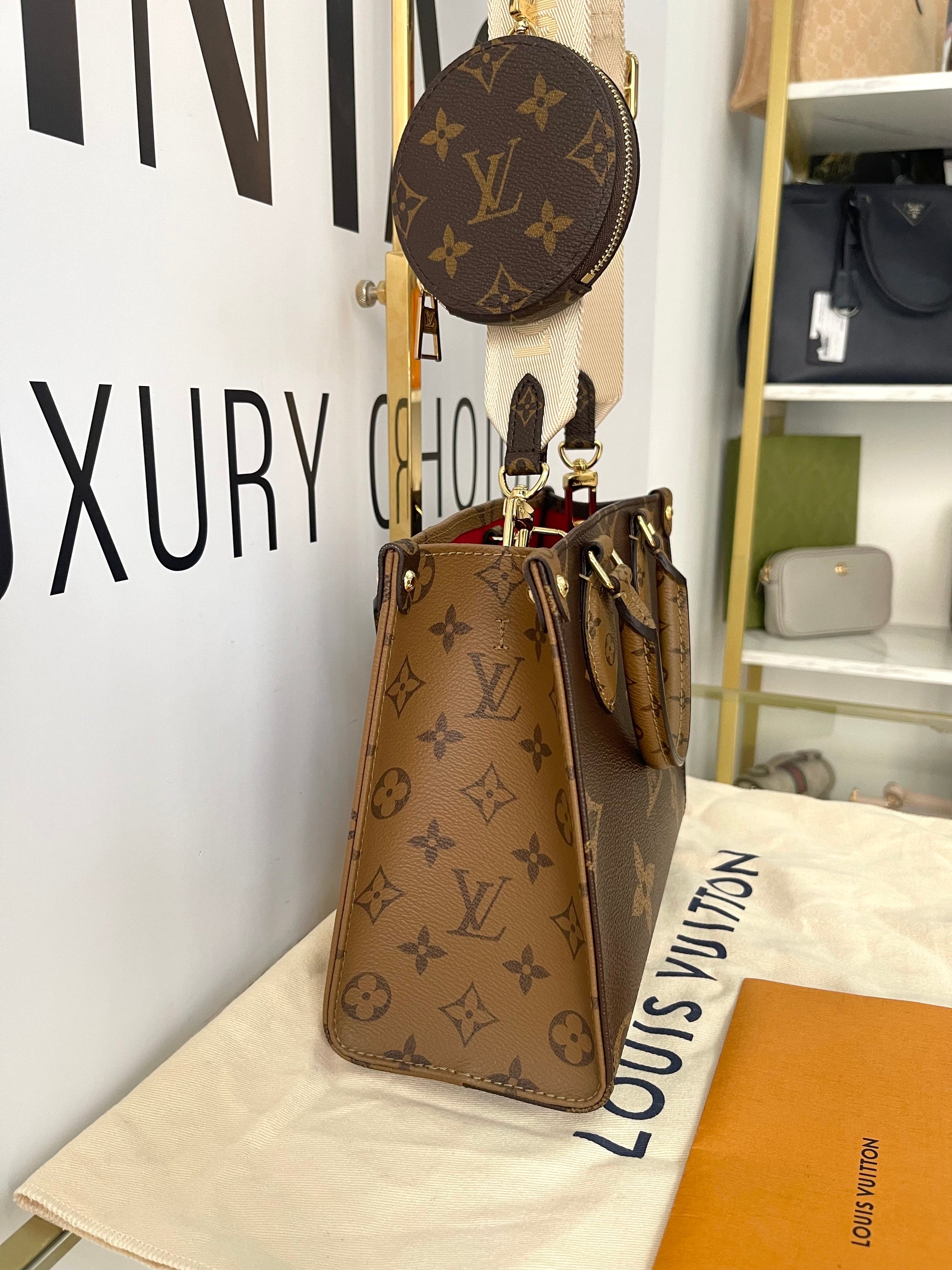 Borsa OnTheGo PM Monogram Reverse Giant Louis Vuitton