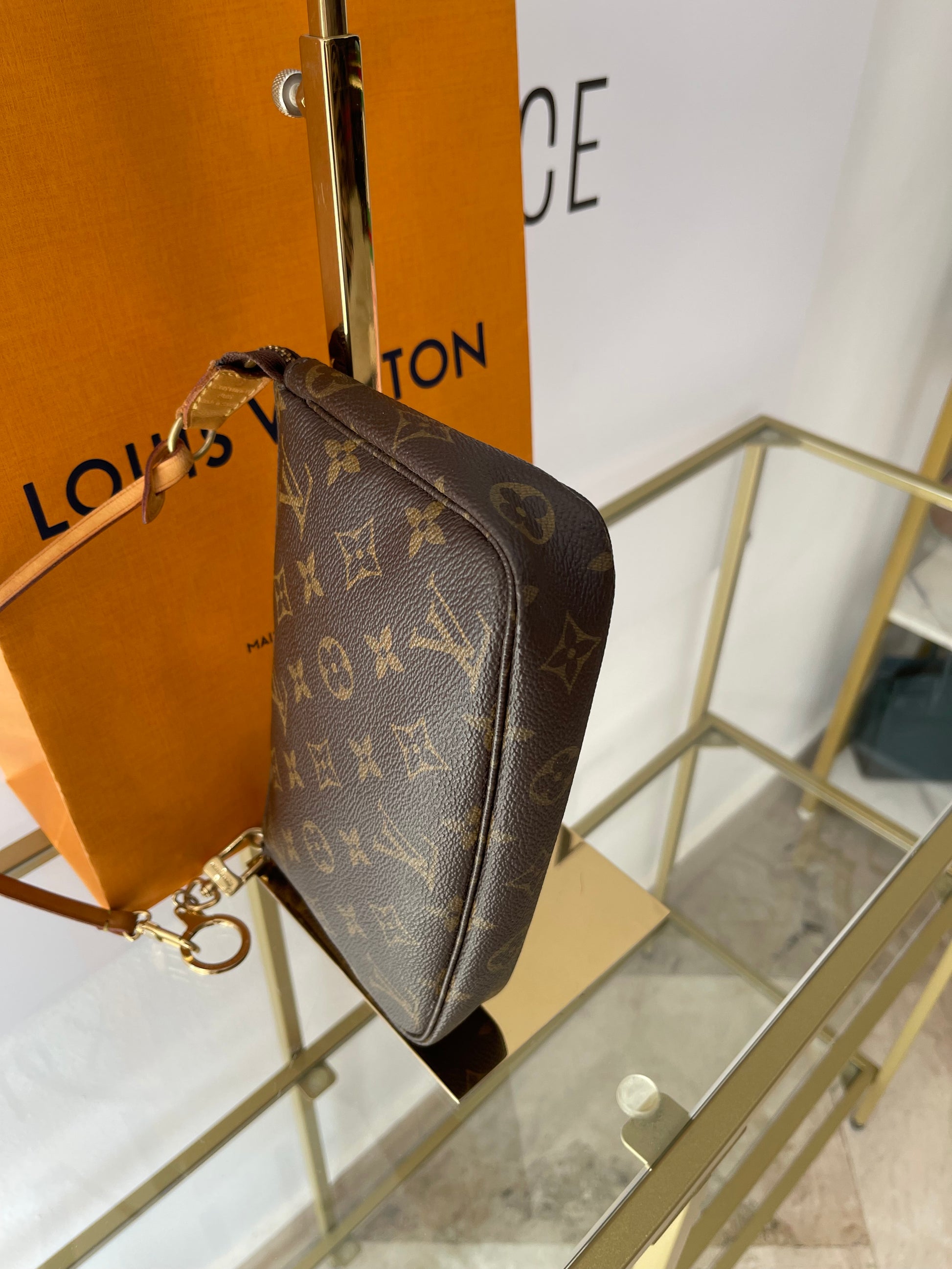 Pochette Accessoires Monogram Louis Vuitton