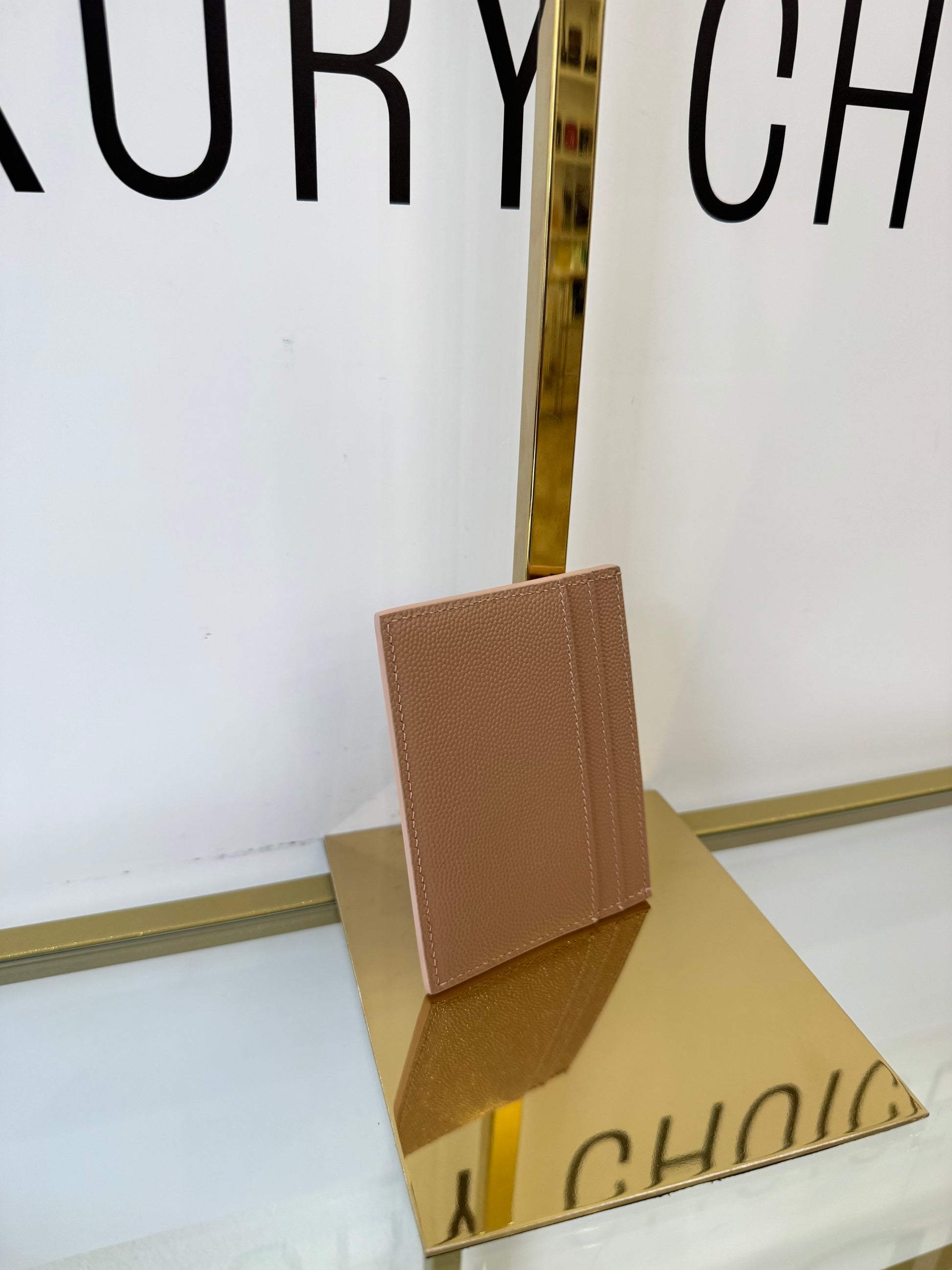 Portacarte in pelle martellata Saint Laurent beige scuro