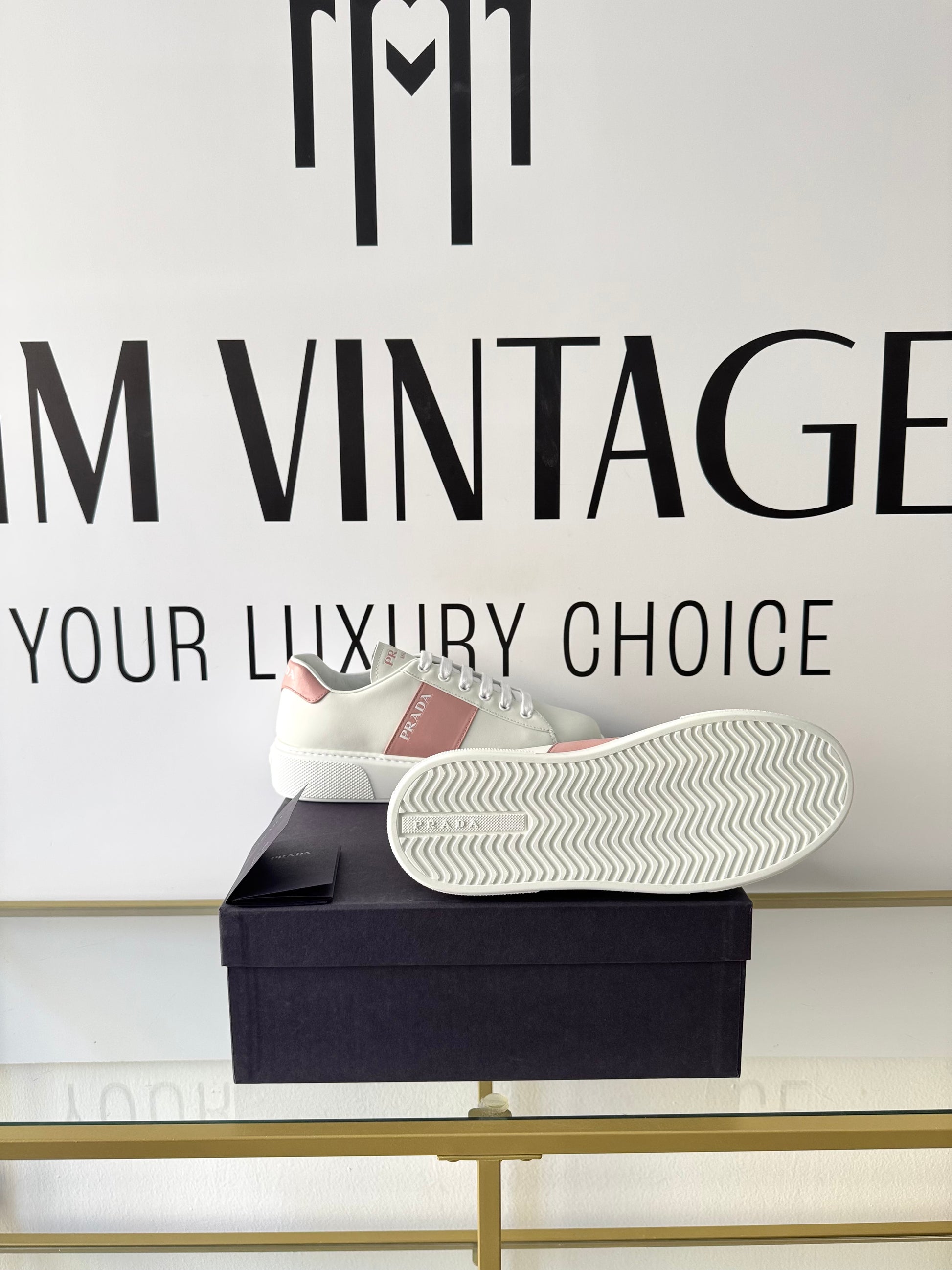 Sneakers in pelle Prada