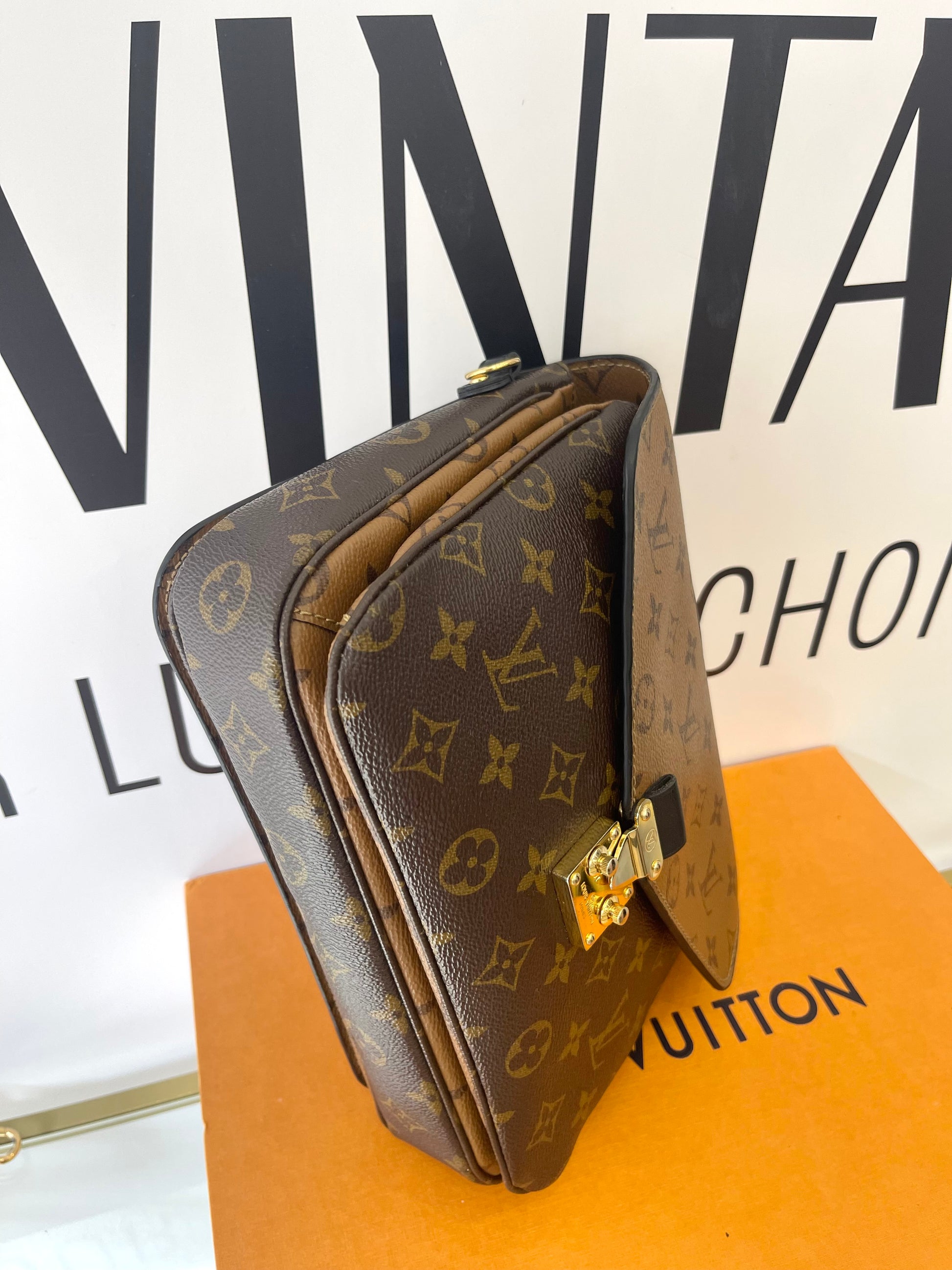 Borsa Metis Monogram Reverse Canvas Louis Vuitton