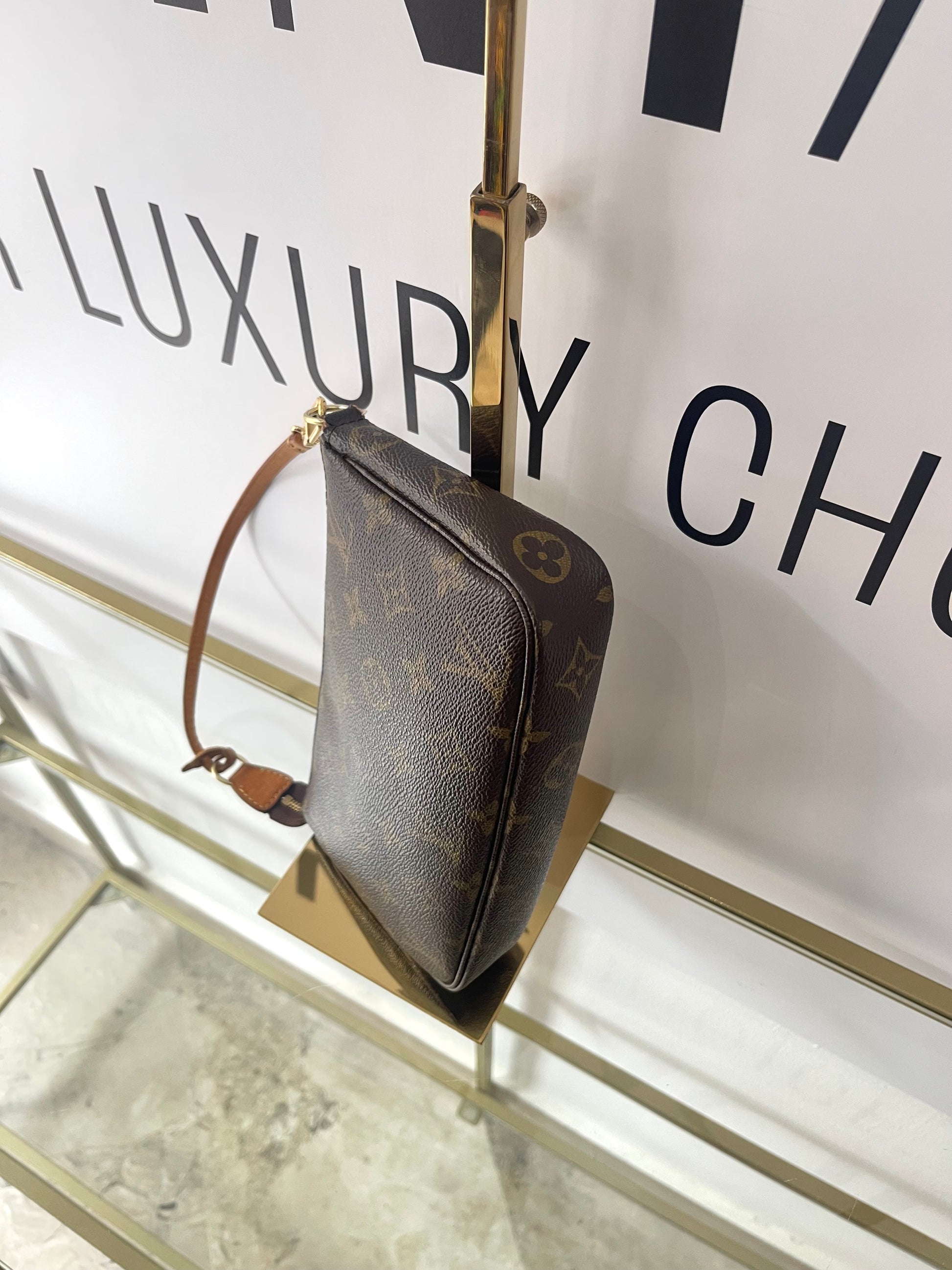 Pochette Accessoires Monogram Louis Vuitton