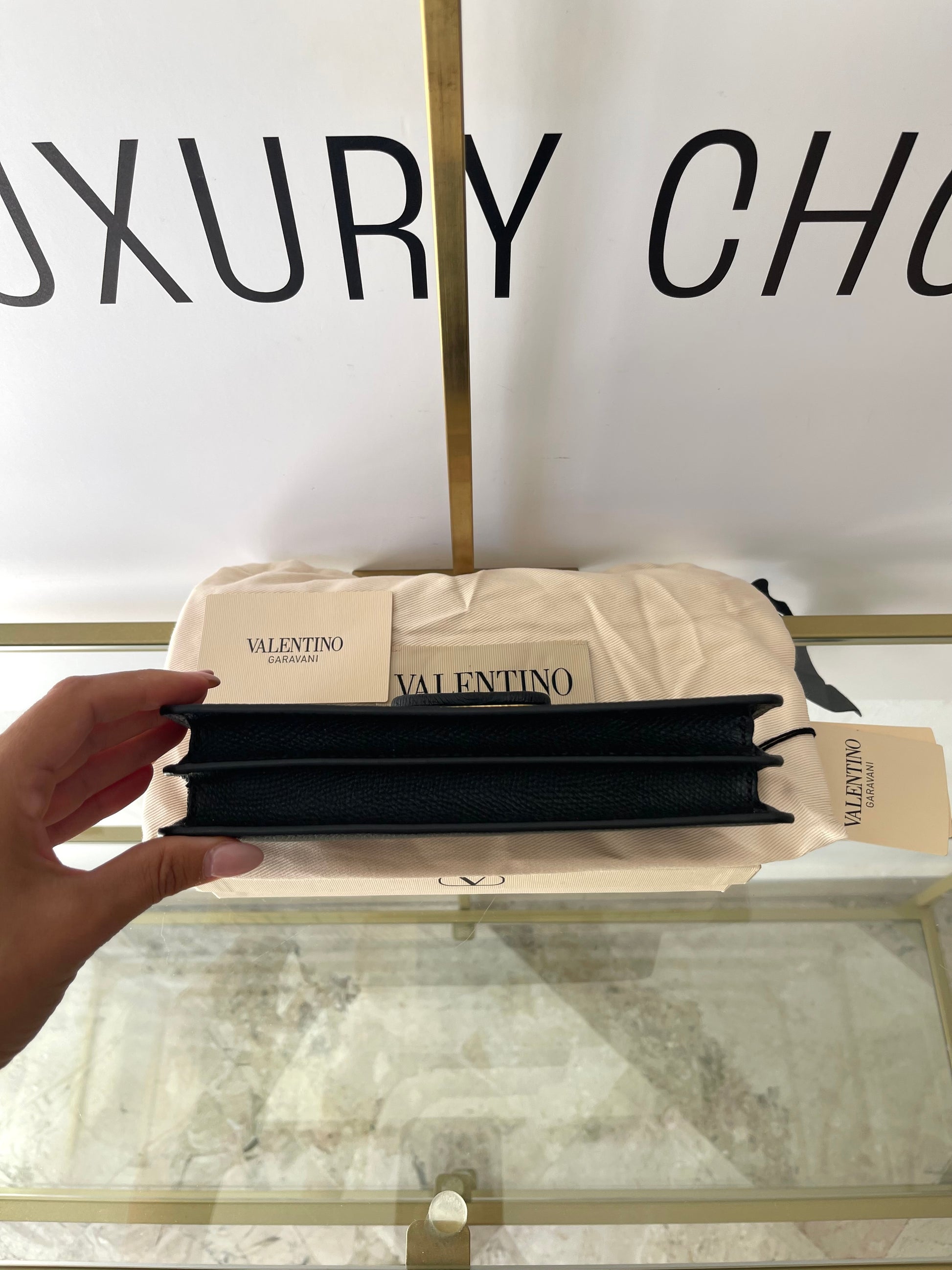 Wallet On Chain VLogo Signature Valentino Garavani