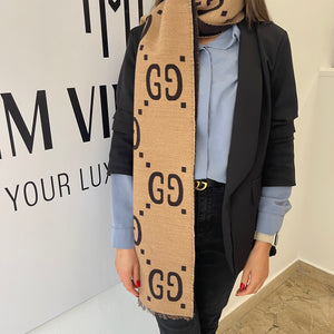 Sciarpa in lana e seta con motivo GG Jacquard Gucci