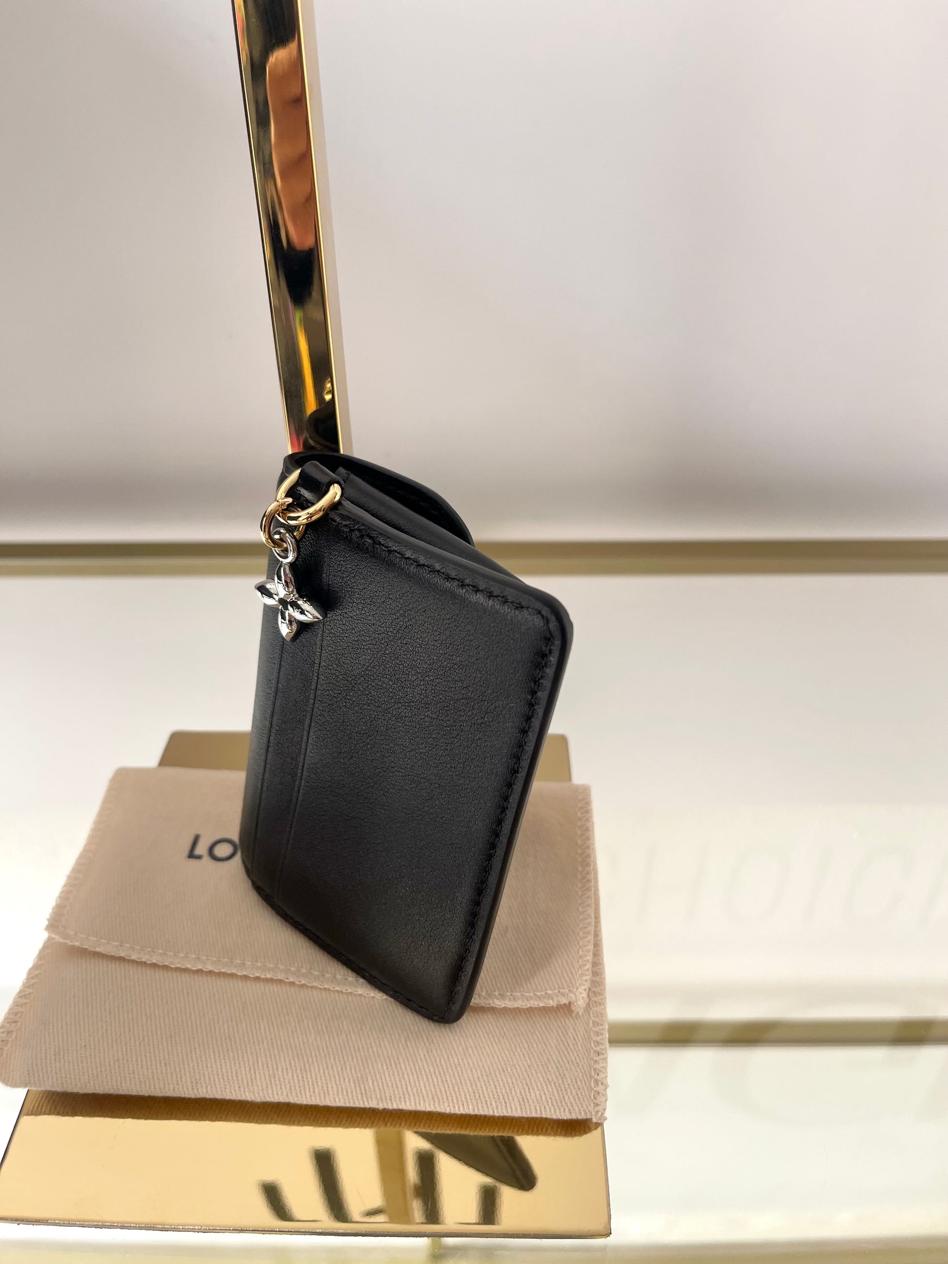 Portacarte di credito Tiny Recto Verso LV Bloom Louis Vuitton