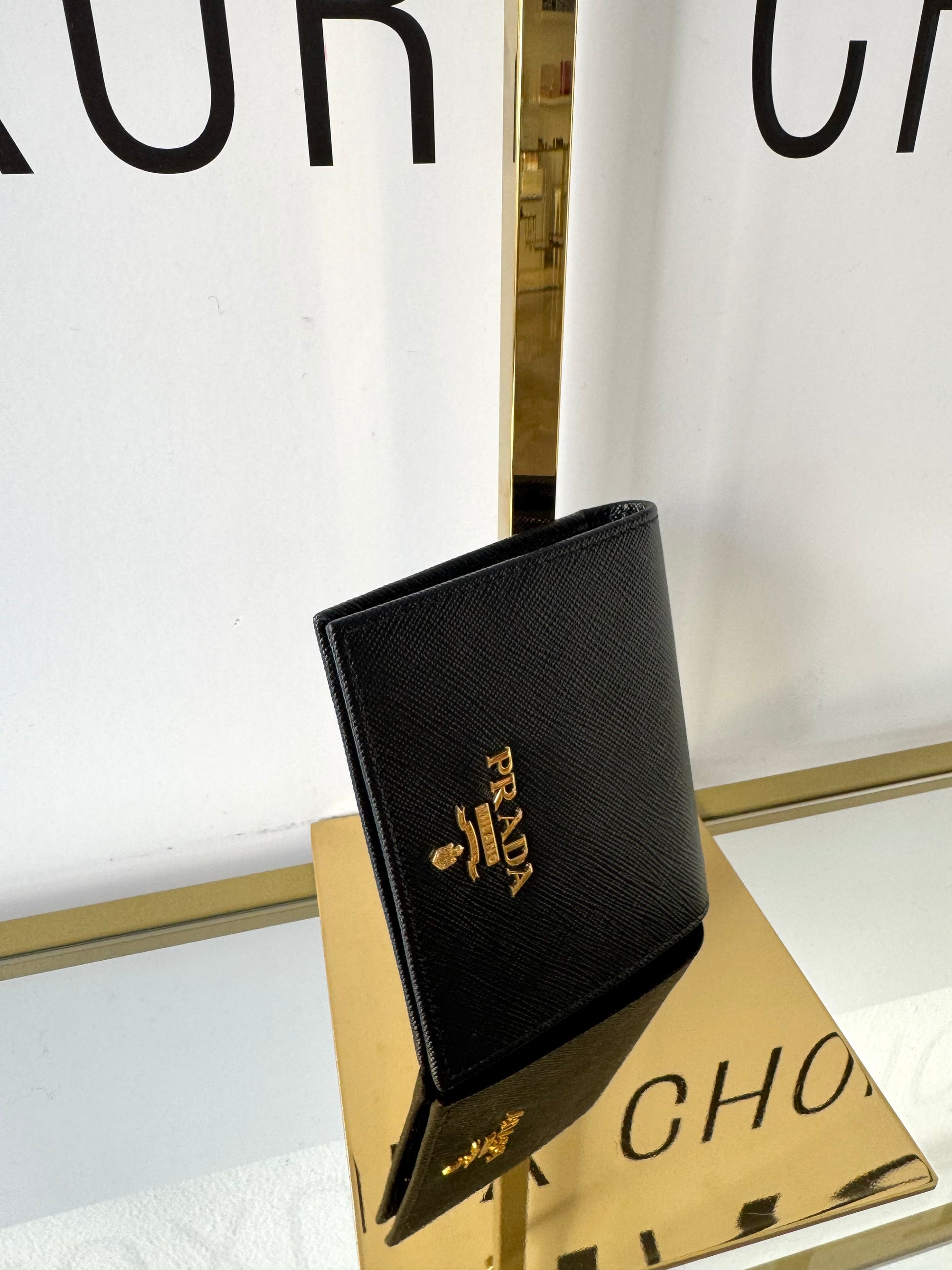 Portafoglio in Saffiano nero Prada