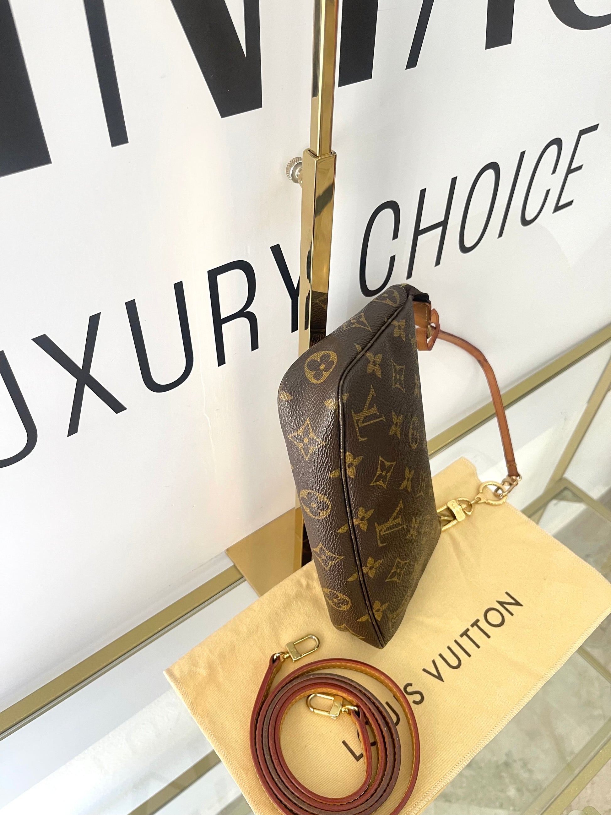 Pochette Accessoires Monogram Louis Vuitton