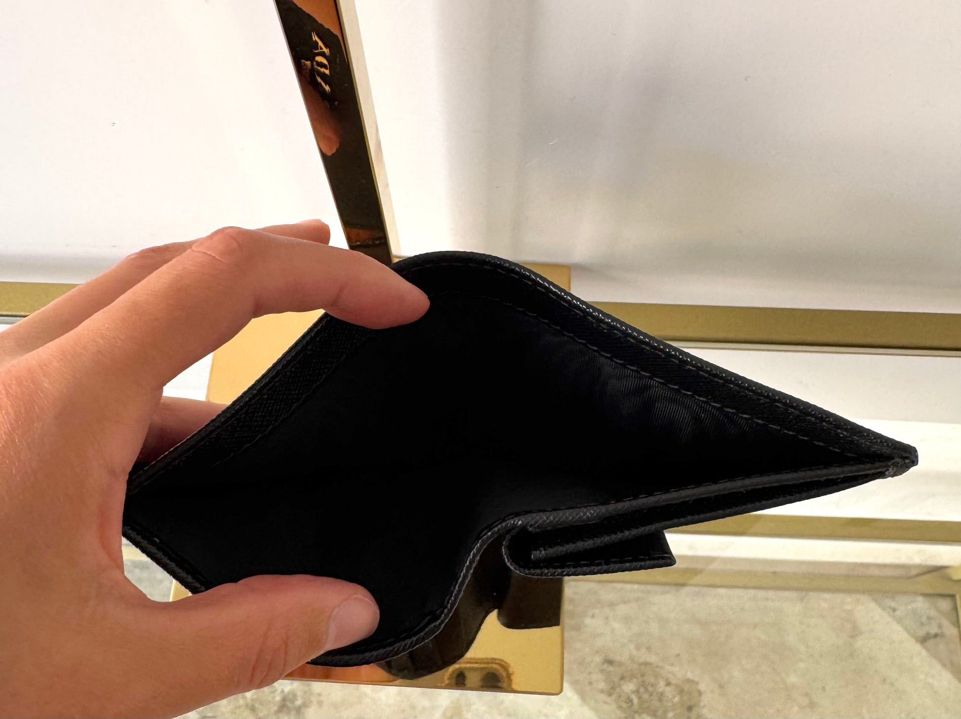 Portafoglio in Saffiano nero Prada