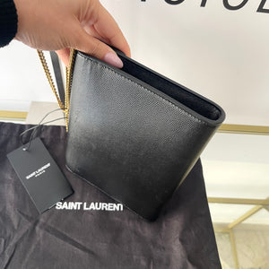 Wallet On Chain Cassandra Saint Laurent