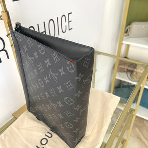 Pochette Voyage MM Monogram Eclipse Louis Vuitton