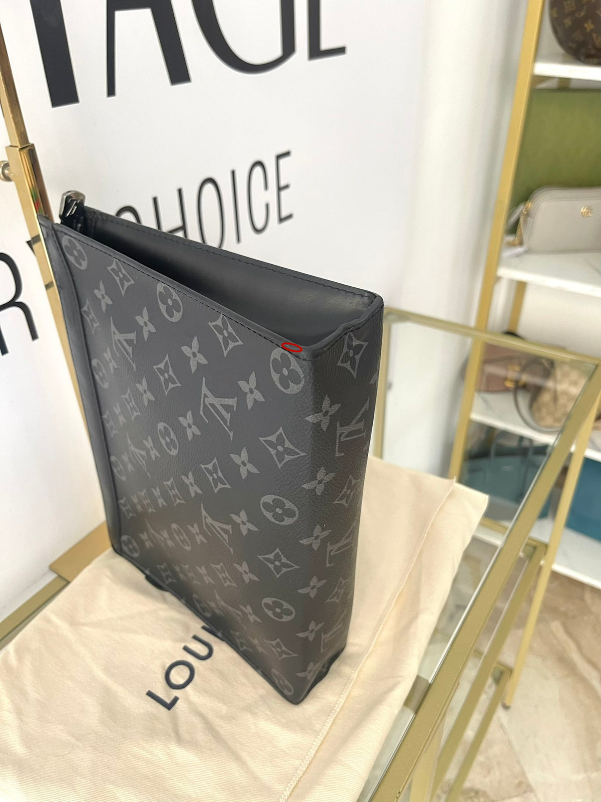 Pochette Voyage MM Monogram Eclipse Louis Vuitton