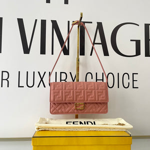 Wallet on Chain Baguette rosa Fendi