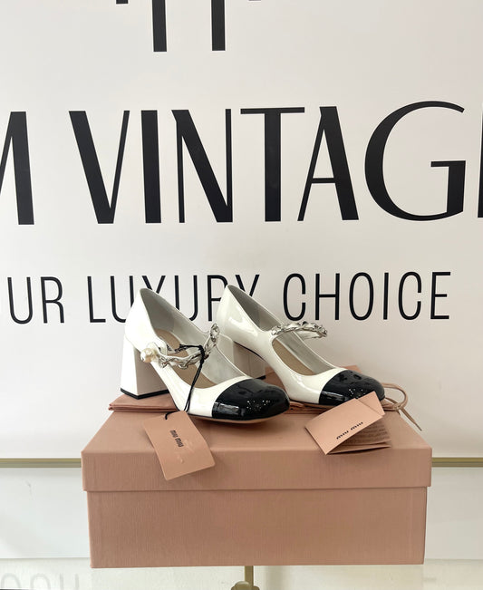 Décolleté Pumps Mary Jane in vernice Miu Miu