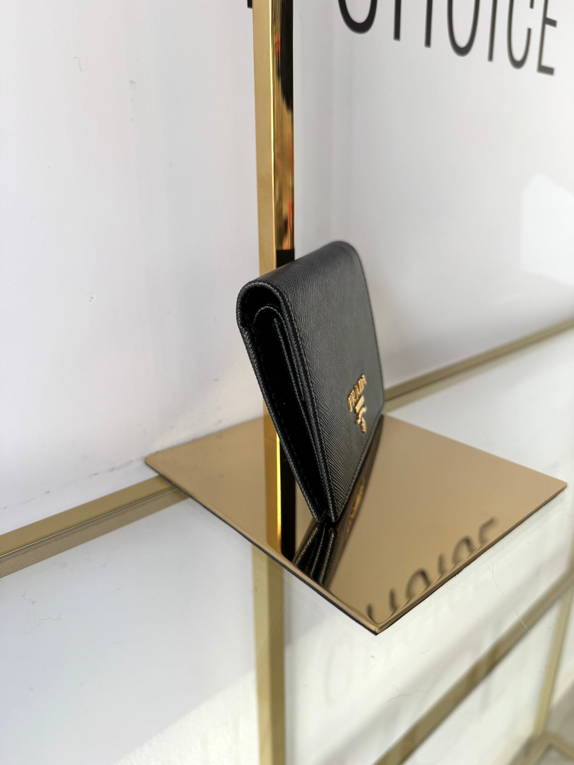 Portafoglio in Saffiano nero Prada