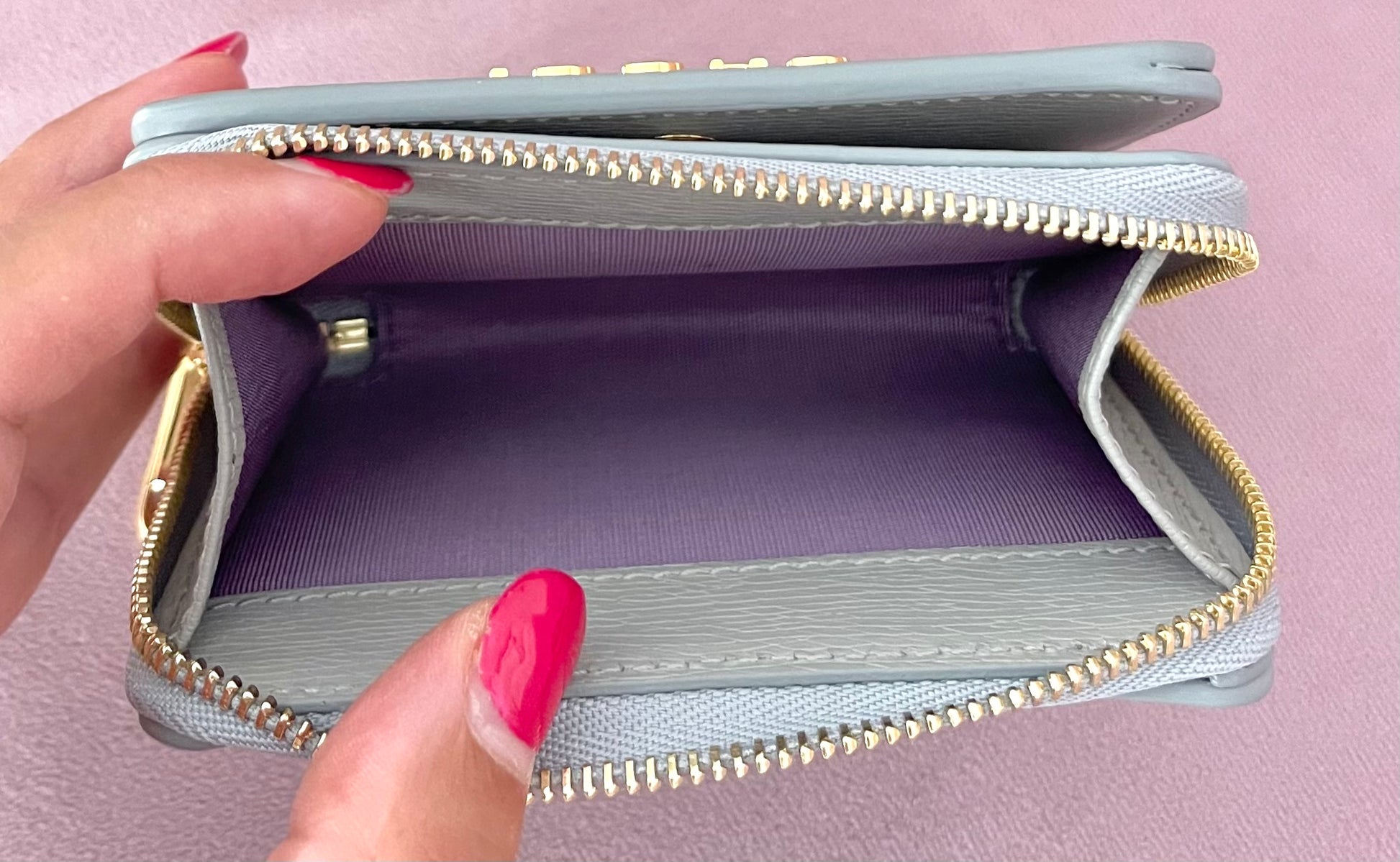 Portafoglio con logo Gucci grigio chiaro