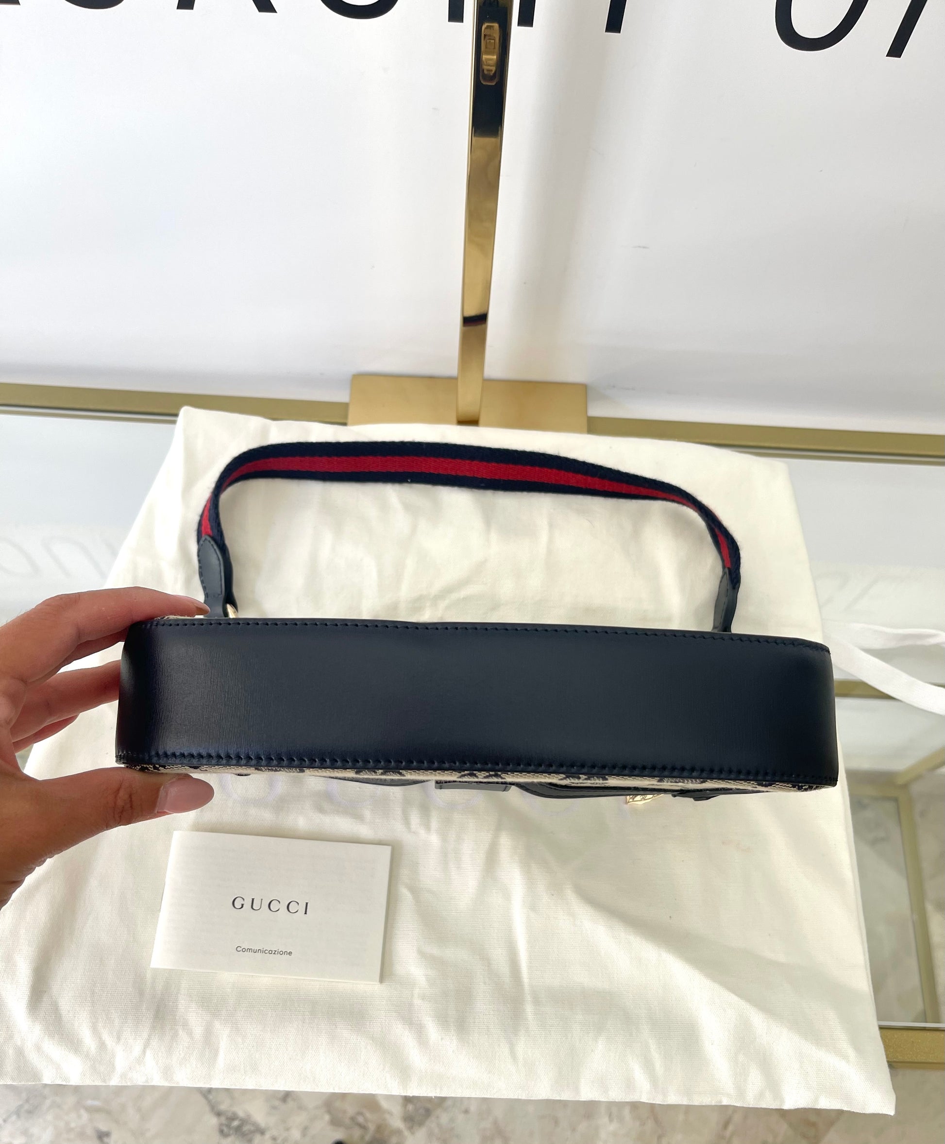 Borsa Moon Side GG Supreme Gucci