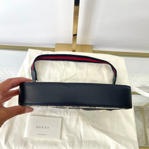 Borsa Moon Side GG Supreme Gucci