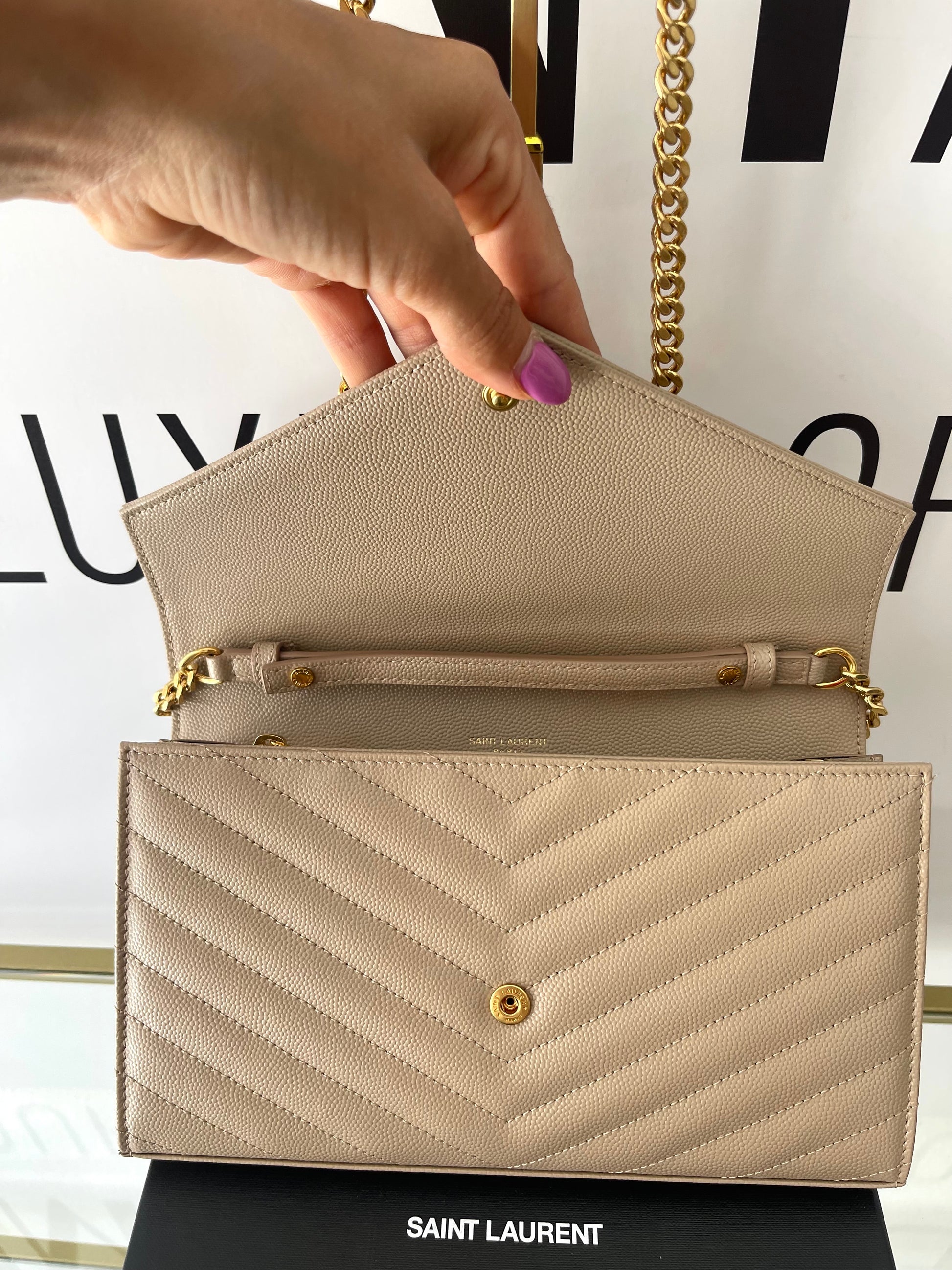 Wallet On Chain Cassandre Saint Laurent