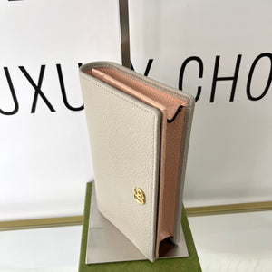 Pochette GG Marmont con catena Gucci