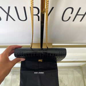 Wallet On Chain Cassandre Saint Laurent