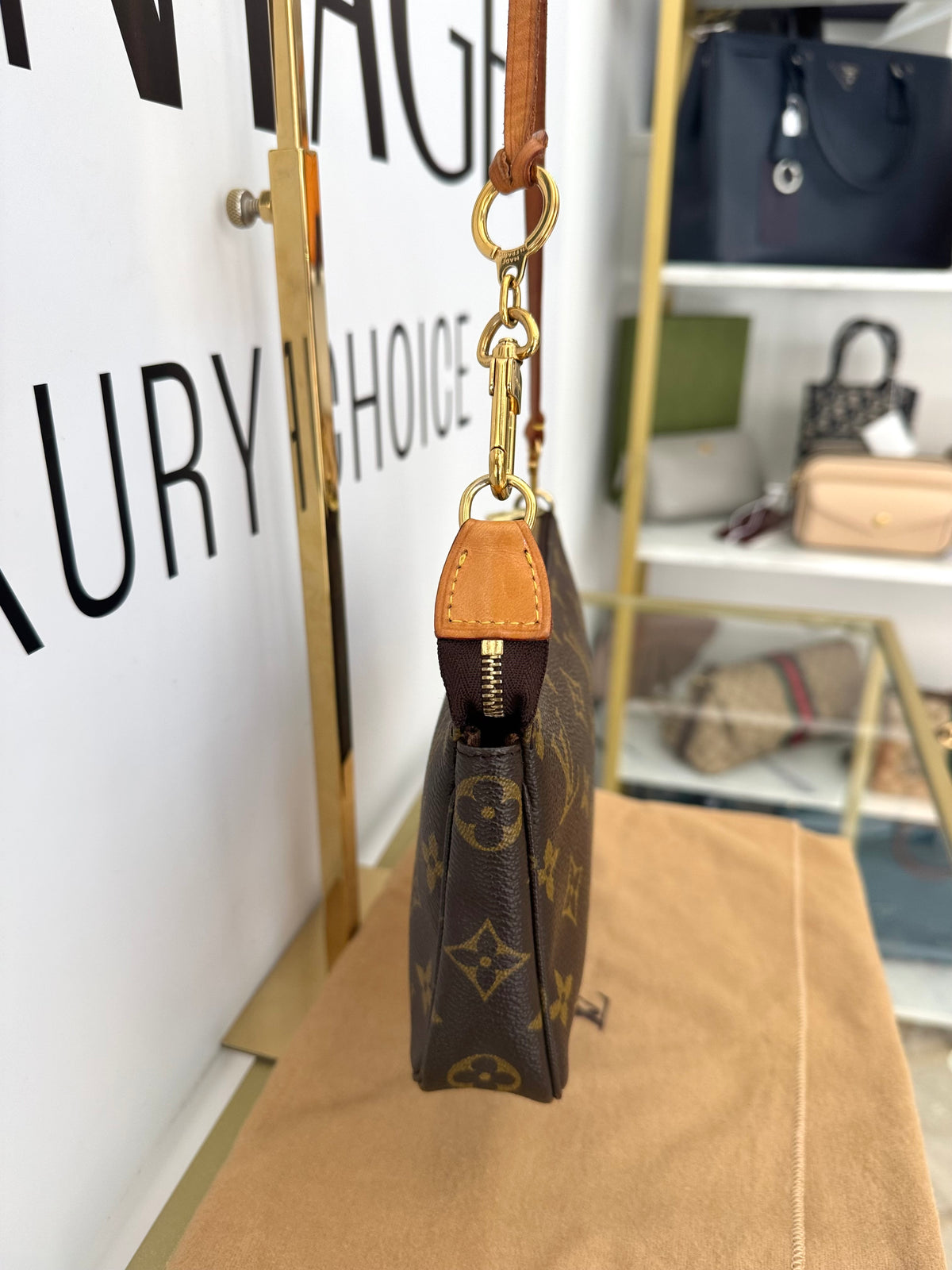 Pochette Accessoires Monogram Louis Vuitton