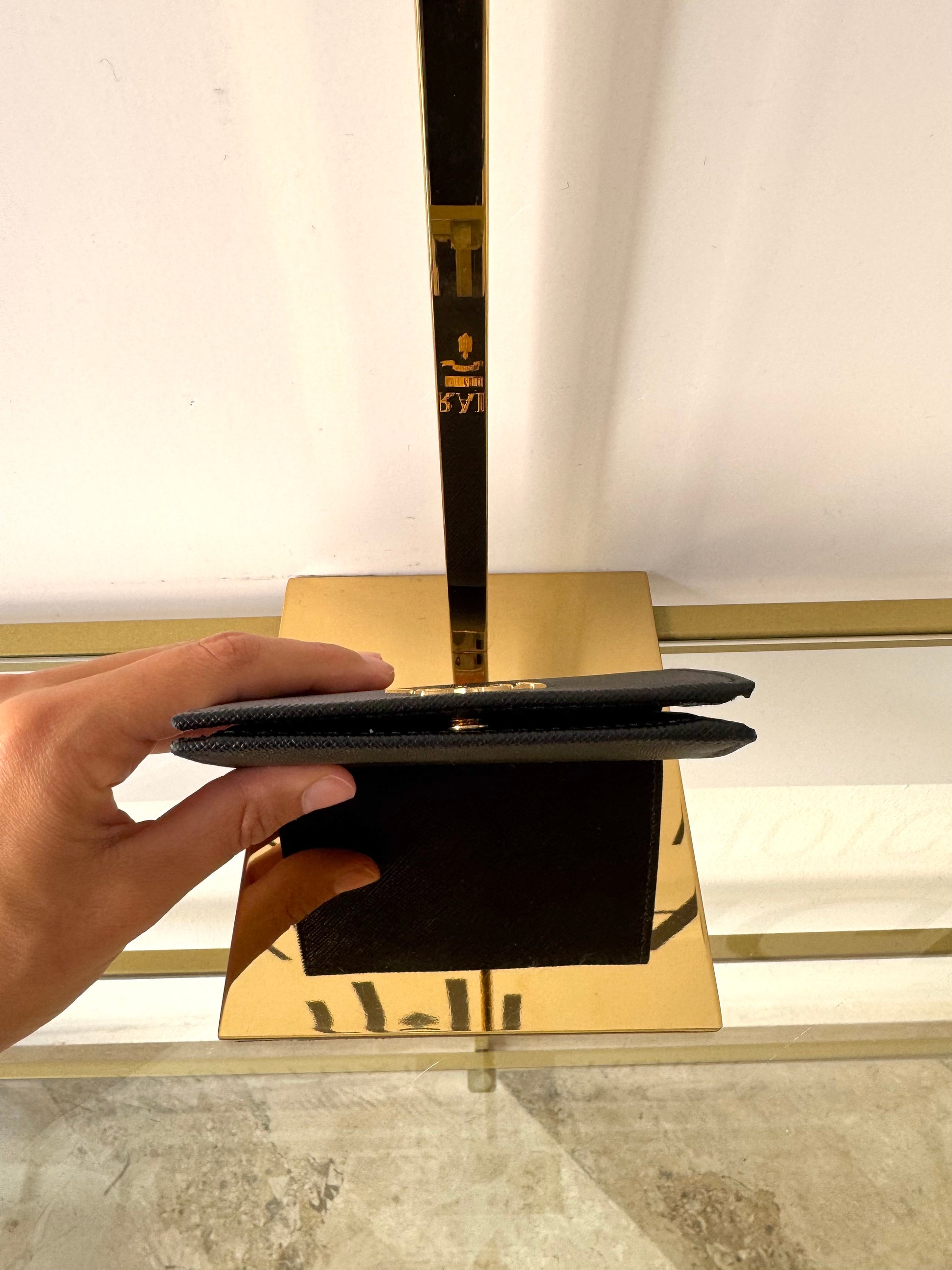 Portafoglio in Saffiano nero Prada