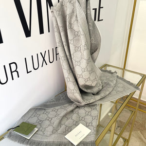 Sciarpa GG Jacquard grigio chiaro Gucci