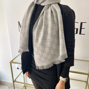 Sciarpa GG Jacquard grigio chiaro Gucci
