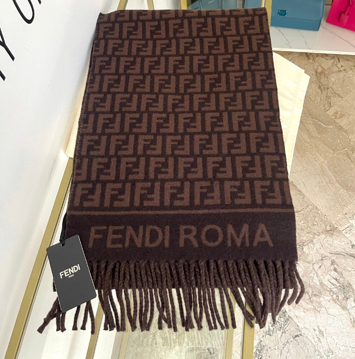 Sciarpa con motivo FF jacquard Fendi