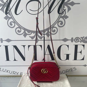 Camera Bag Marmont GG in velluto rosso Gucci