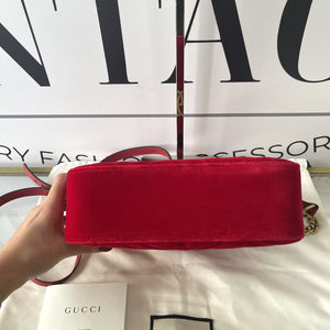 Camera Bag Marmont GG in velluto rosso Gucci