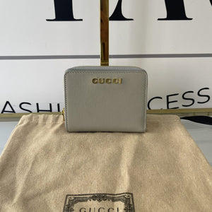 Portafoglio con logo Gucci grigio chiaro