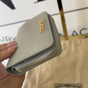 Portafoglio con logo Gucci grigio chiaro