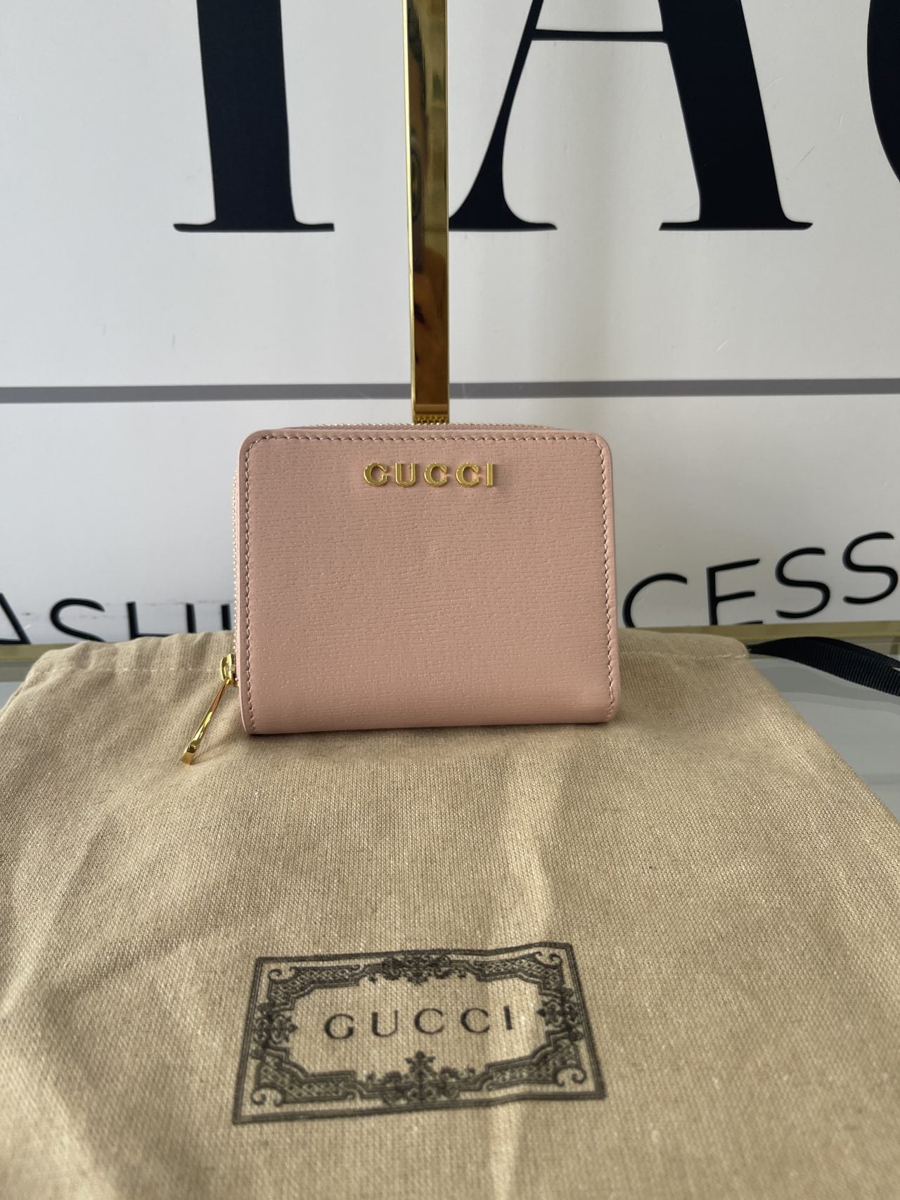 Portafoglio con logo Gucci rosa chiaro