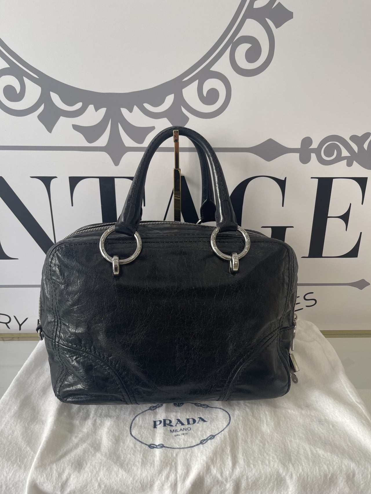 Borsa nera con logo Prada