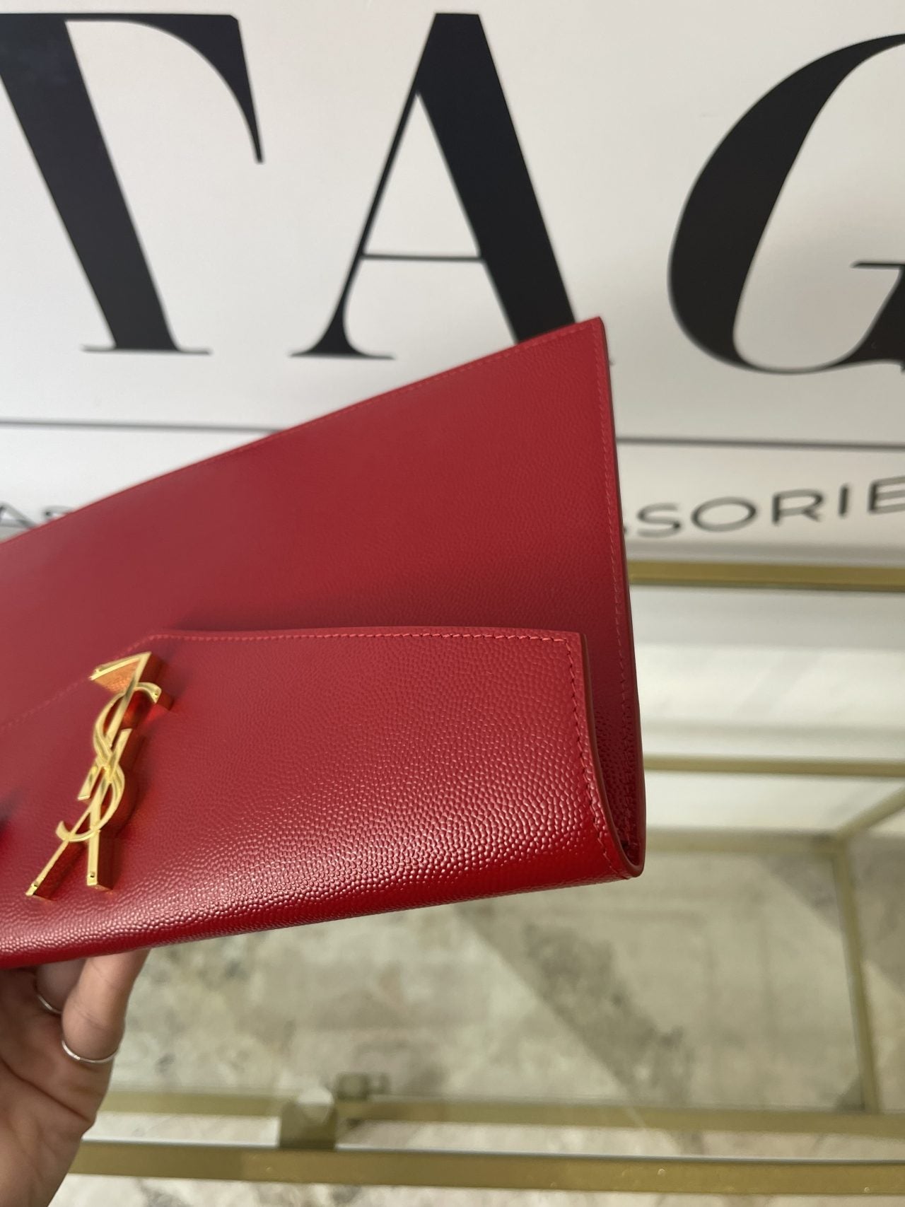 Pochette Uptown rouge YSL