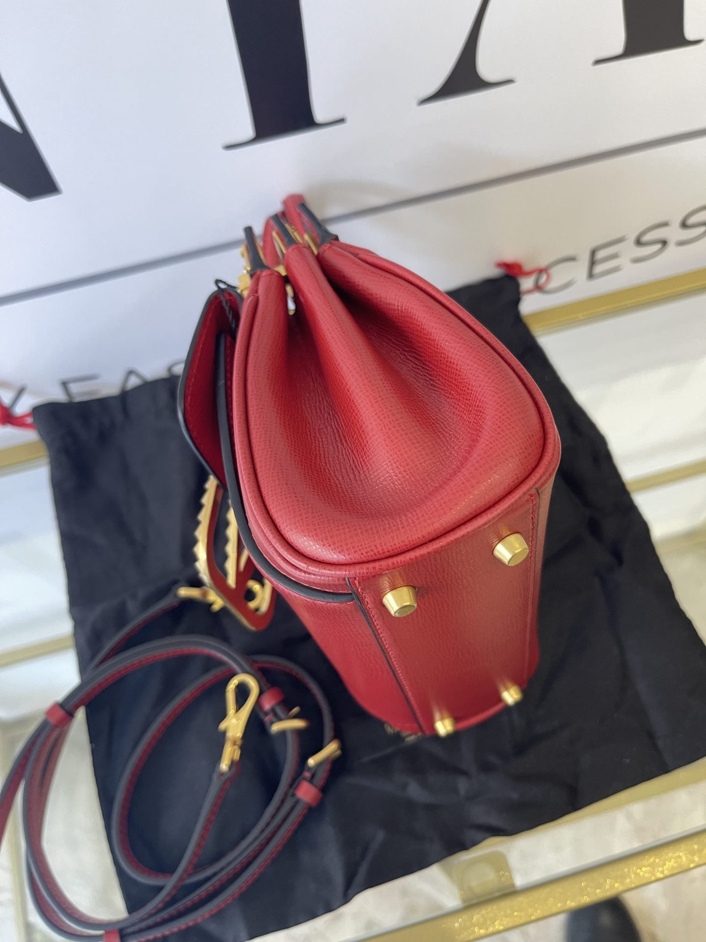 Borsa Rockstud Alcove Valentino Garavani in pelle granata