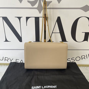 Borsa Kate medium dark beige in pelle grain de poudre YSL