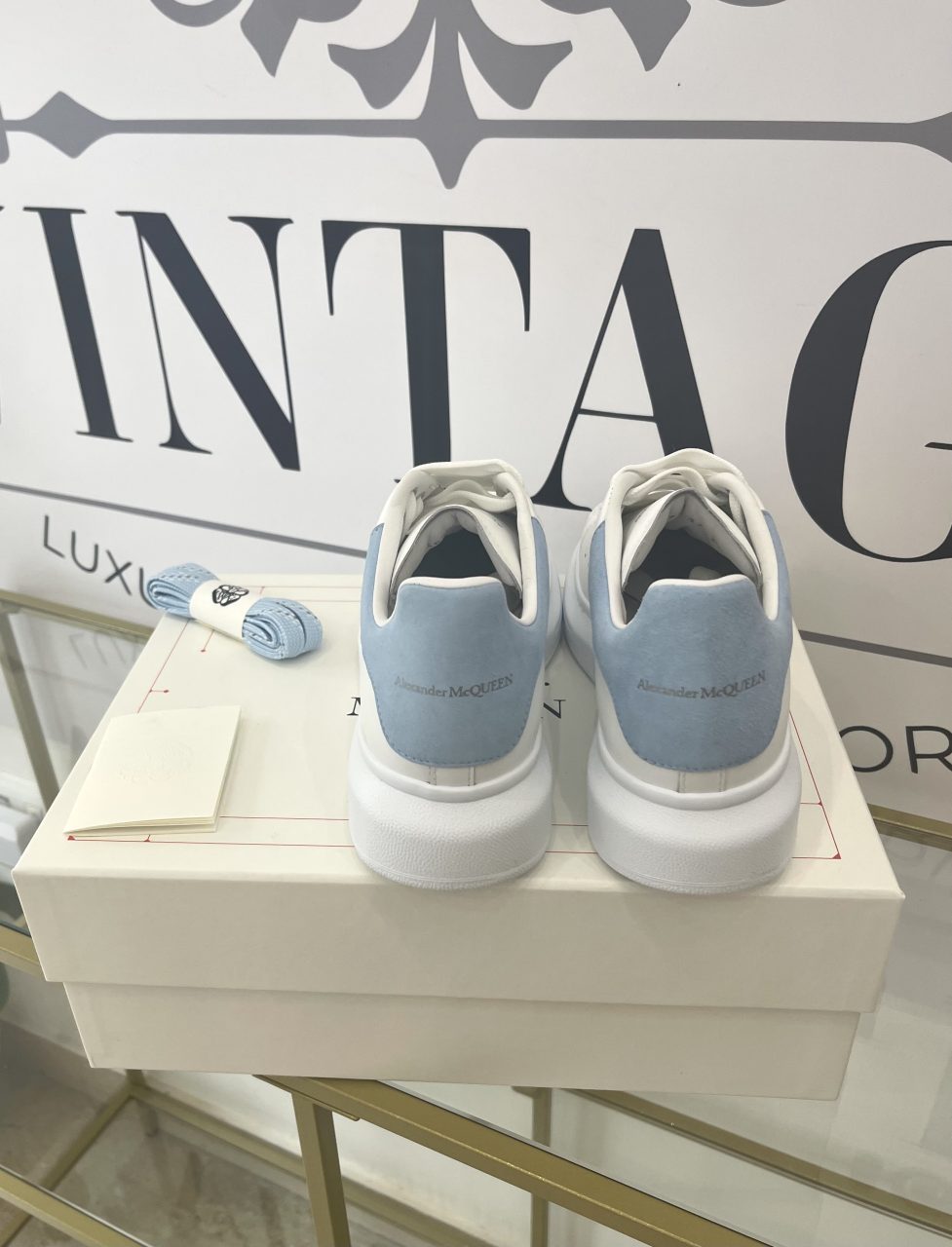 Sneaker Alexander McQueen white/powder blue 37