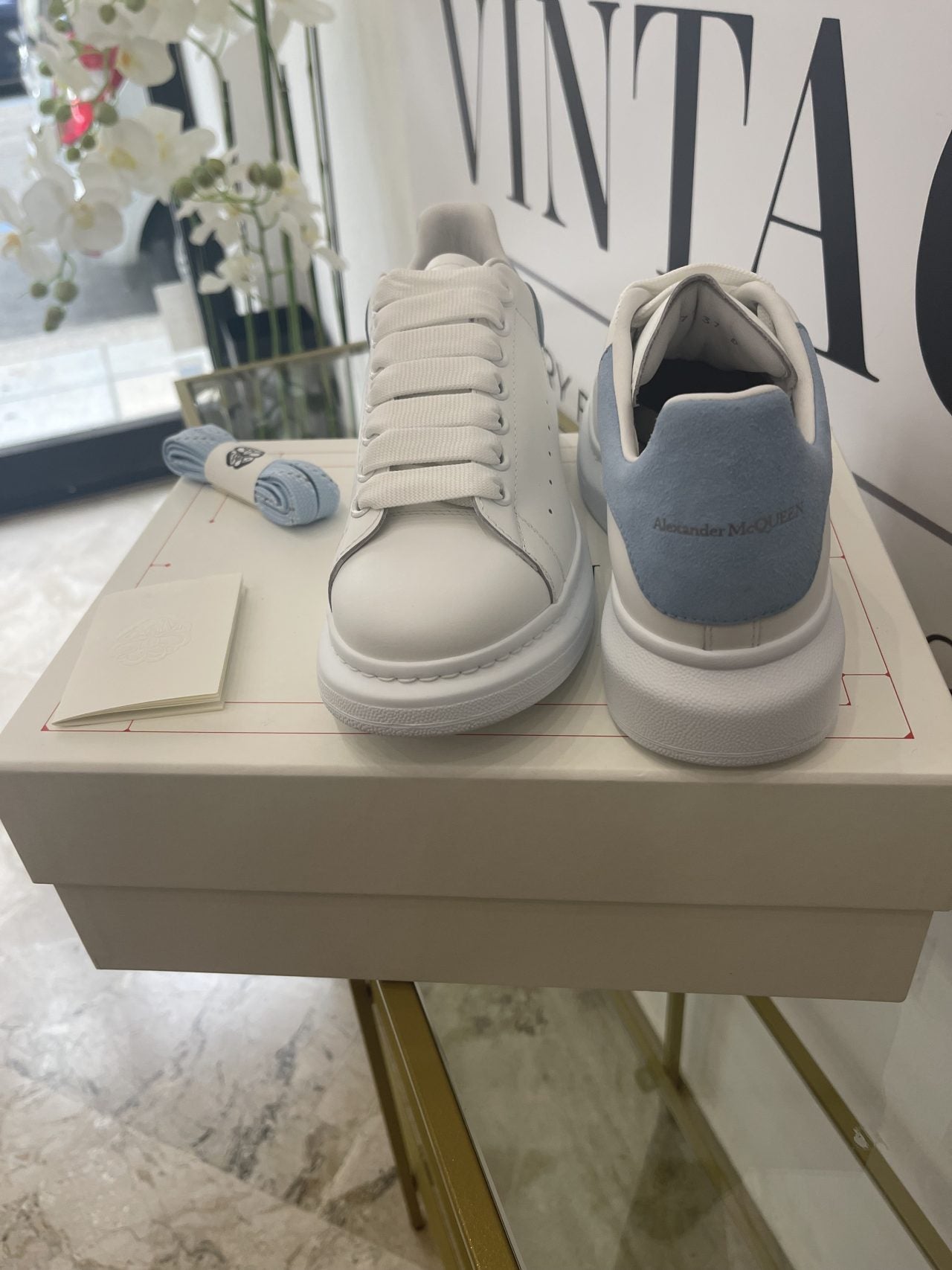 Sneaker Alexander McQueen white/powder blue 37